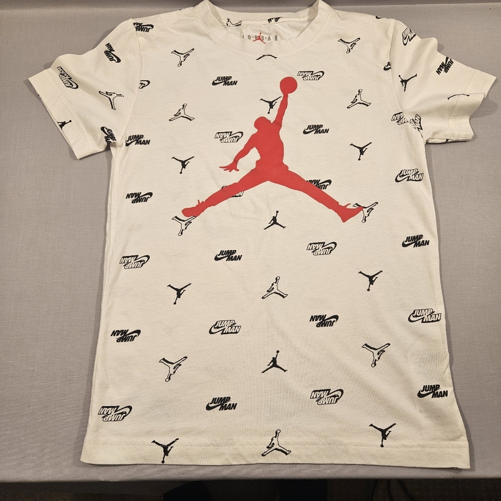NIKE AIR JORDAN JUMPMAN FLIGHT Graphic T-Shirt Boy's Size M M (10-12) NWT